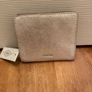 Fossil NWT Gold Shimmer Wallet